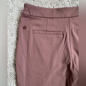 Lululemon Mauve Lightweight Pants 4 Pocket 7/8 Length Size 8 (est)